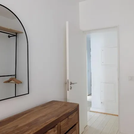 Architectural Gem In Bica Ii Apartament *