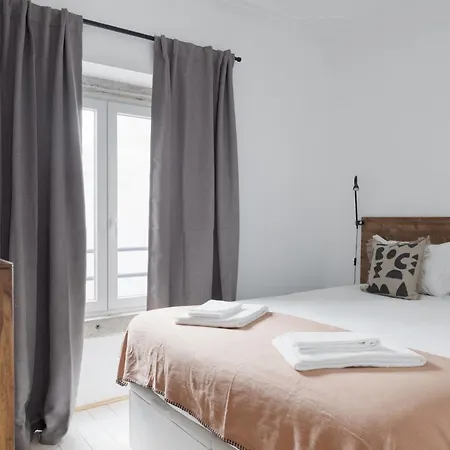 Architectural Gem In Bica Ii Apartment *