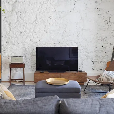 Apartment Architectural Gem In Bica Ii Lisbon