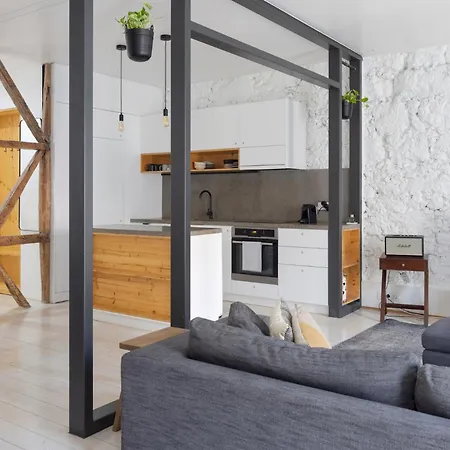 Appartement Architectural Gem In Bica Ii