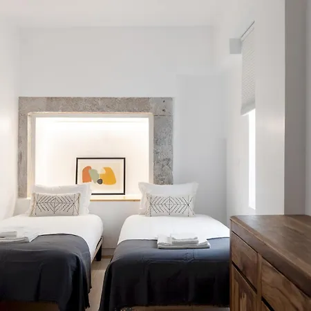 Appartement Architectural Gem In Bica Ii